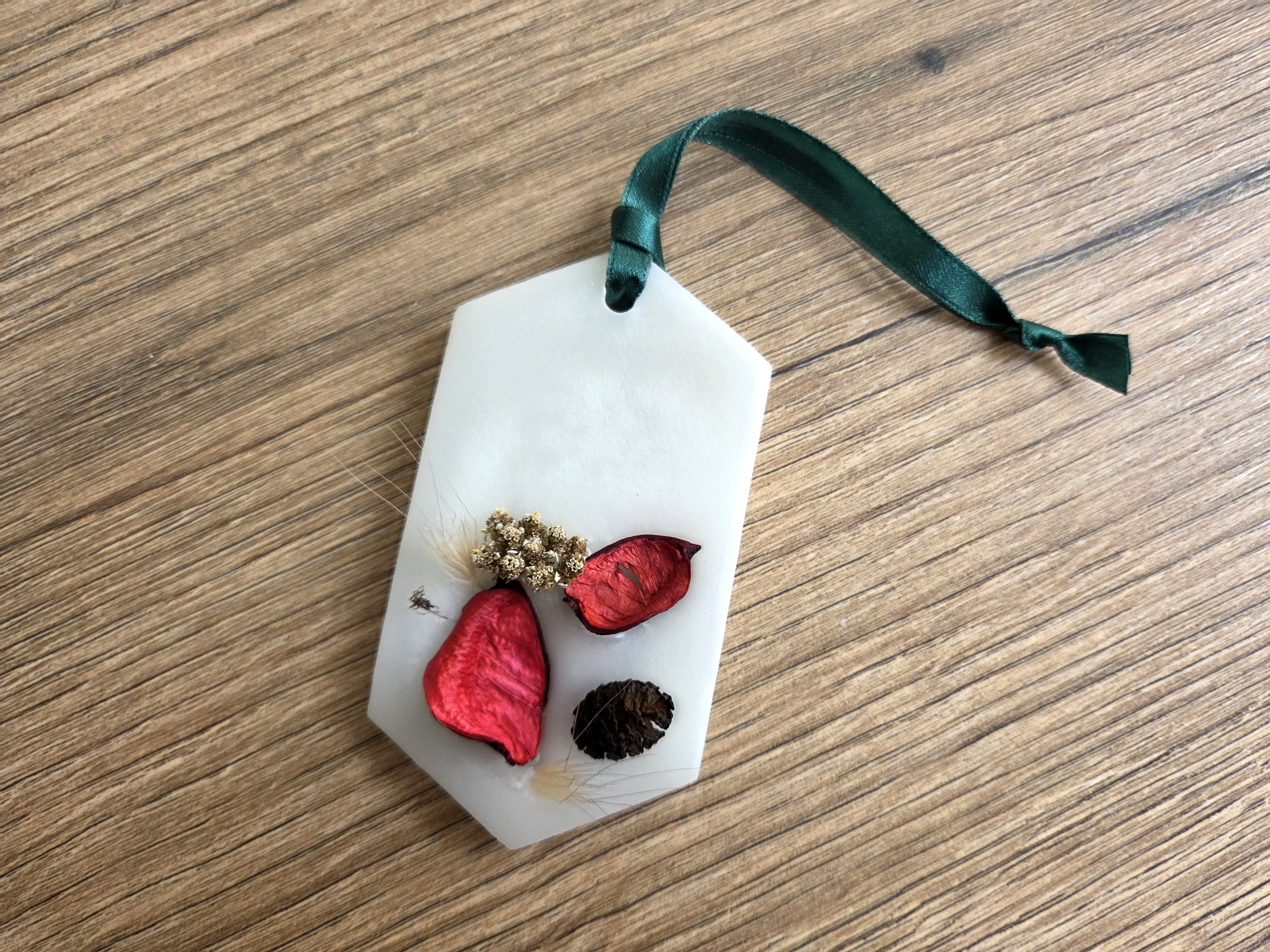 14341 Voňavá dekorácia na zavesenie Ruby Whisper – Obrázok 2