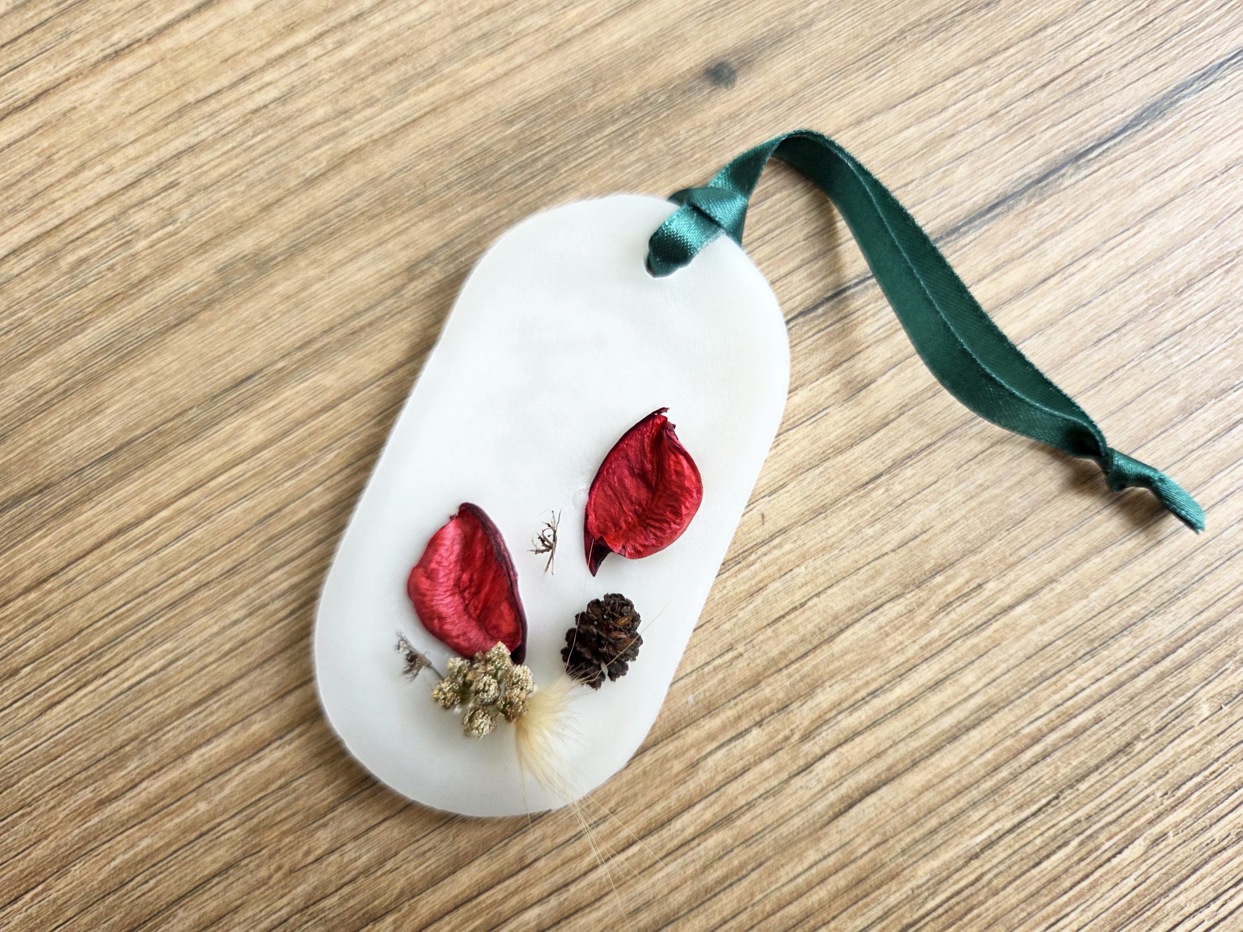 14344 Voňavá dekorácia na zavesenie Ruby Whisper – Obrázok 1